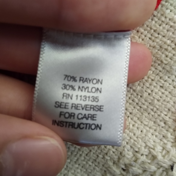 2/$10 💥 220 EUC Leo & Nicole Red Sleeveless Tank Blouse (Medium) - Picture 5 of 6